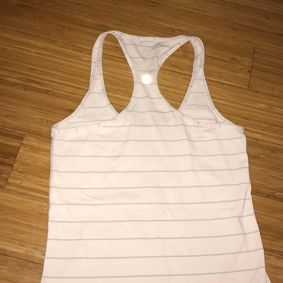 Lululemon Tank - Picture 1 of 4